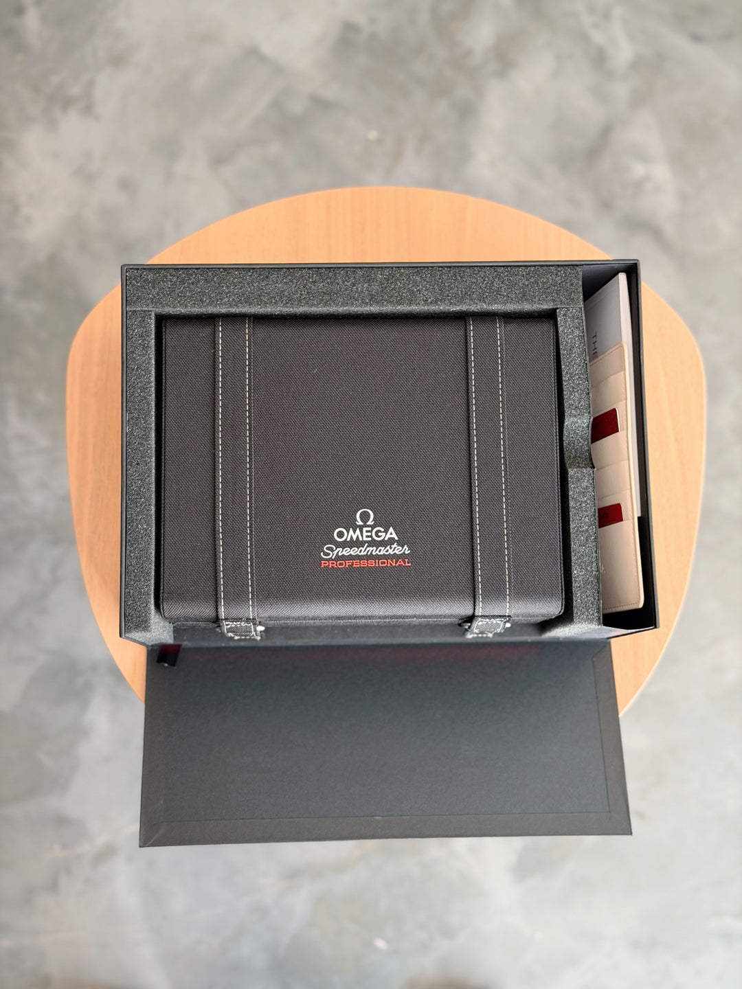 OMEGA Speedmaster Moonwatch Professional - 42mm